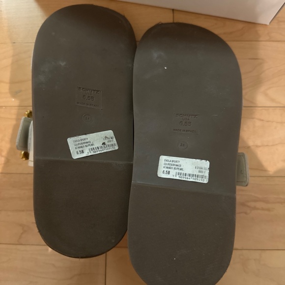 Schutz Enola Sporty Sandal in White/Gold Size 6.5 - Picture 5 of 5